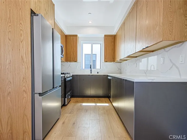 2851 S Victoria Ave #2 — Photo 21