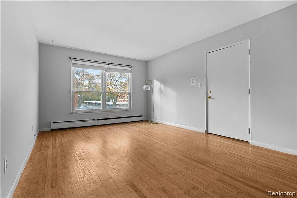 2 bed, 1.0 bath, 688 sqft, $1,250 — Photo 4