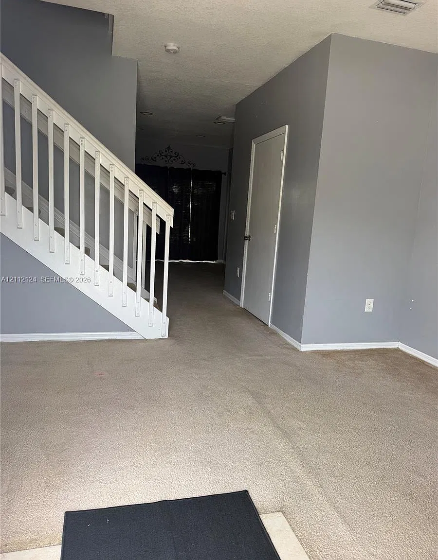 Venetia Grove — Photo 1