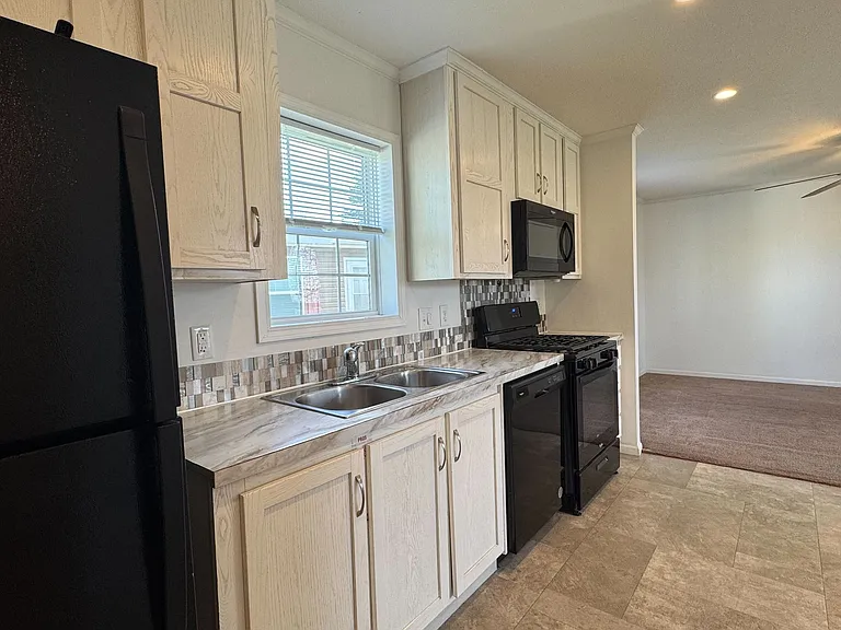 105 20th St NW #200 — Photo 10