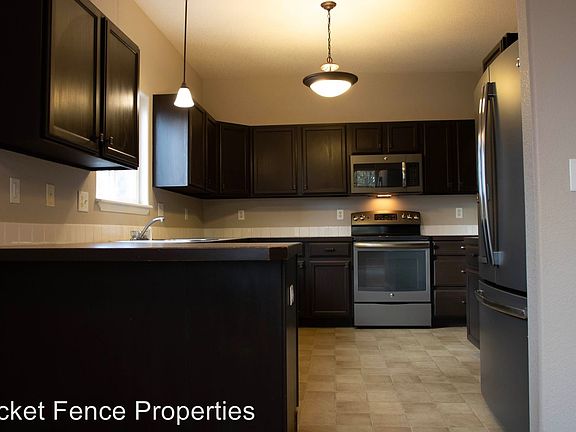 3rd image of 626 Scotch Pine Dr