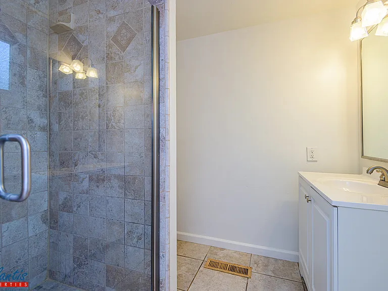 207 Harding Ave — Photo 13