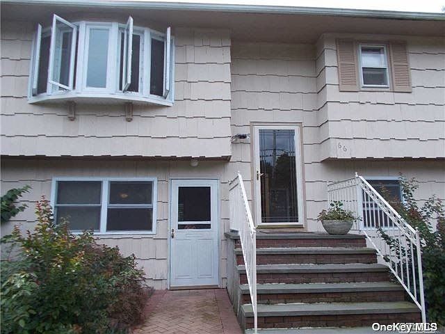1st image of 66 Pentmoor Dr