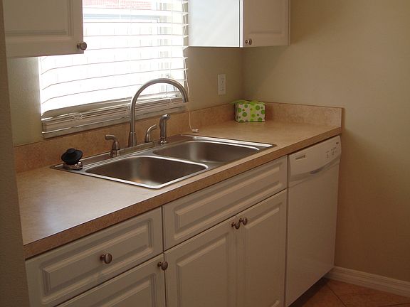Kitchen pic 1