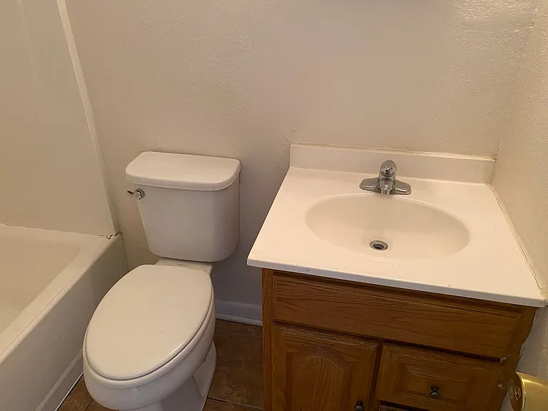 1030 W Walnut St — Photo 21