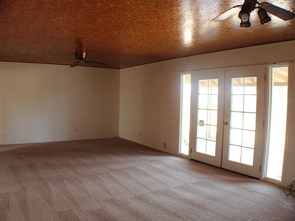 Living Rm w French doors