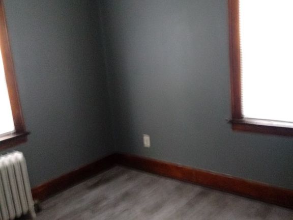 4th image of 1031 Knox Ave N APT 4