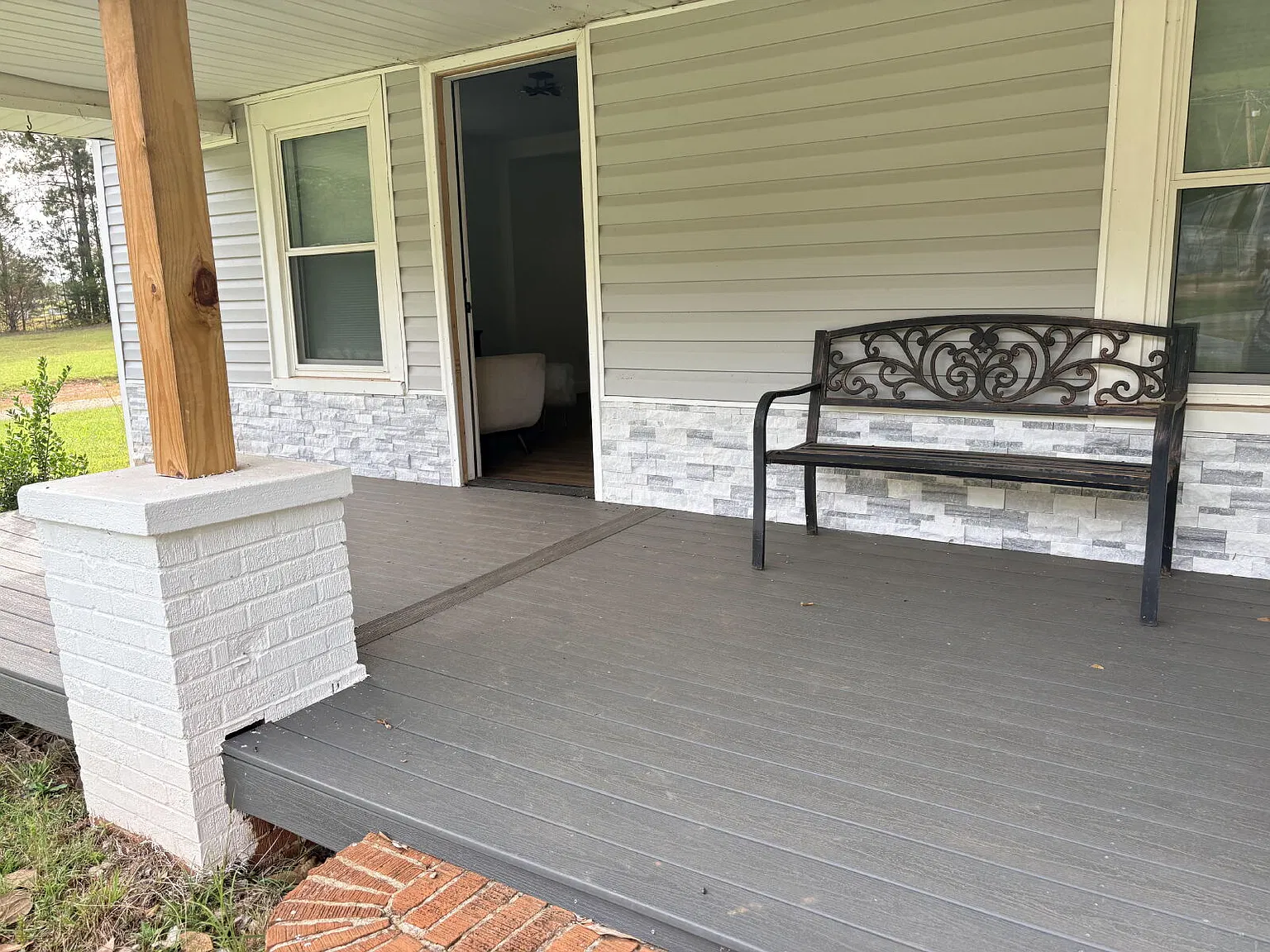 2 bed, 2.0 bath, 1200 sqft, $1,300 — Photo 2