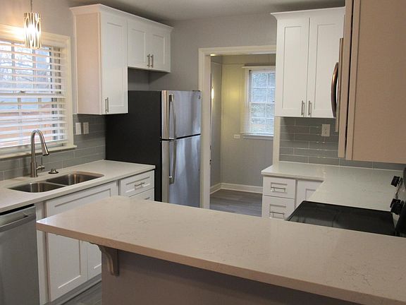 5th image of 1420 Springwood Ln