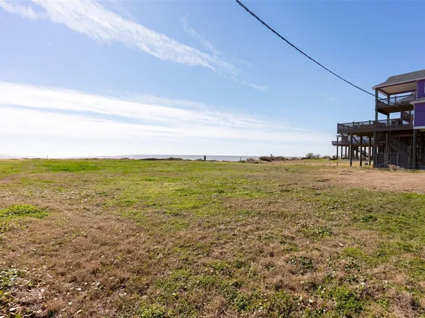 981 Marjorie, Gilchrist, TX 77617