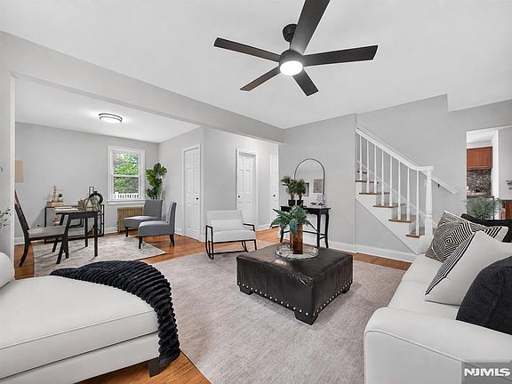 3rd image of 538 Coolidge Pl