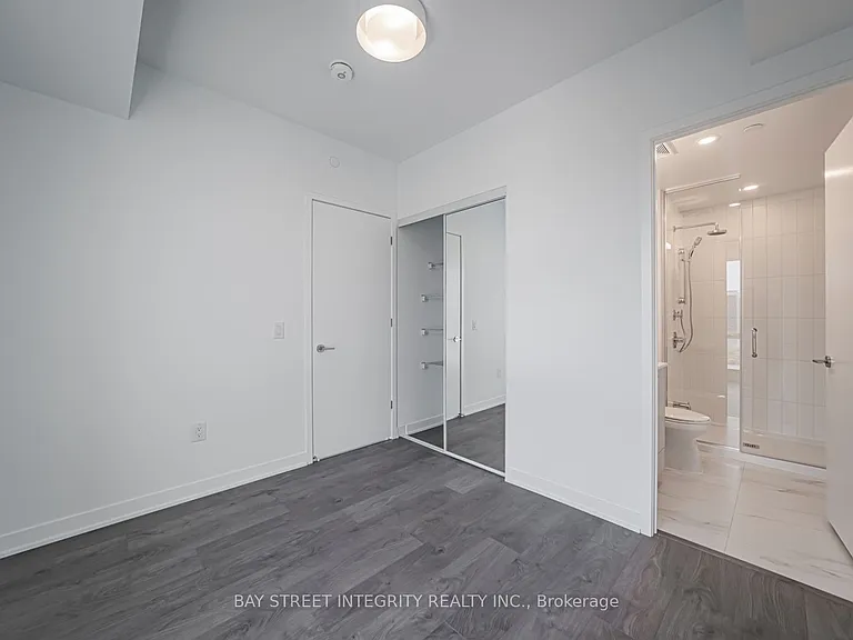 10 Oak St #903 — Photo 8