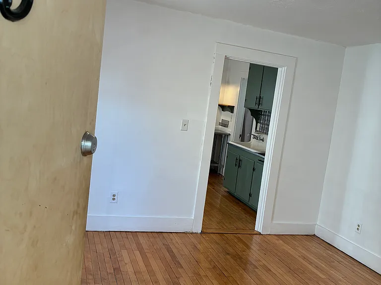 170 Pine St #5 — Photo 3