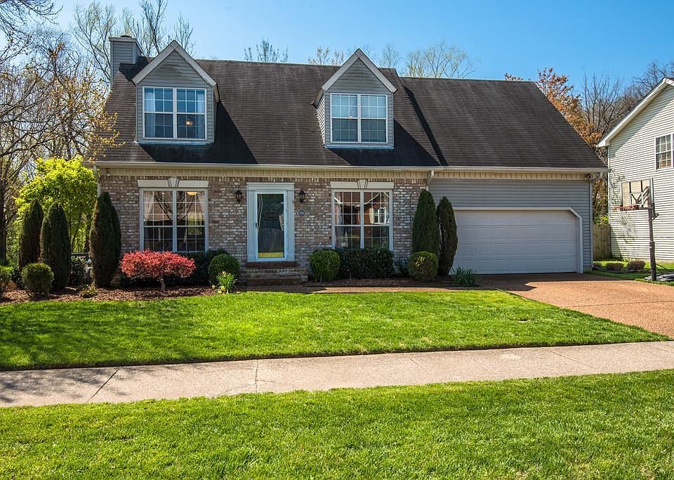 1st image of 1585 Birchwood Cir
