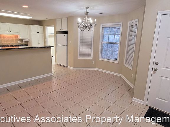4th image of 8604 Abraham Ln