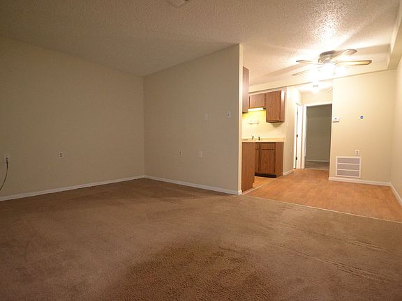 3rd image of 510 Plaza Dr #4