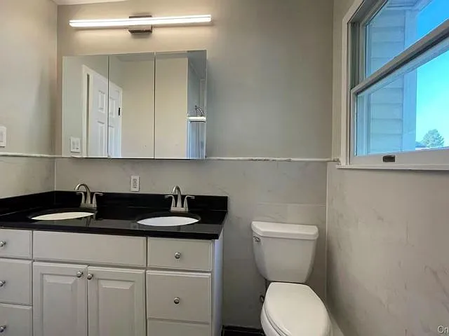 133 Railroad Ave — Photo 7