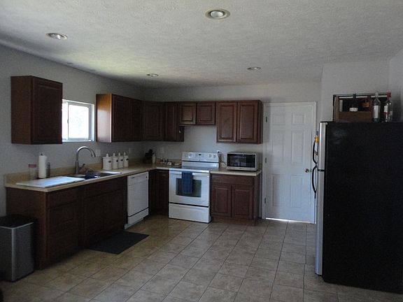 5th image of 1205 Barham Ave