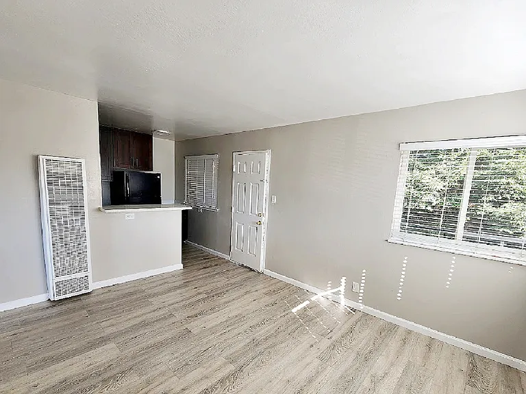 658 Cherry Way — Photo 6