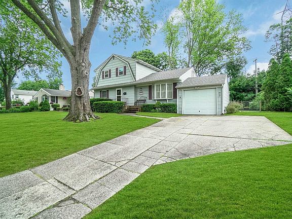 2nd image of 178 Eastwood Blvd