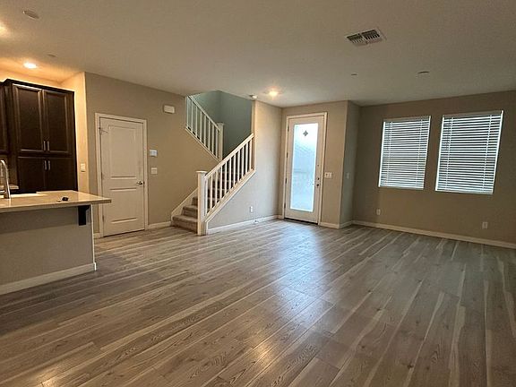 3rd image of 2877 Bathford St