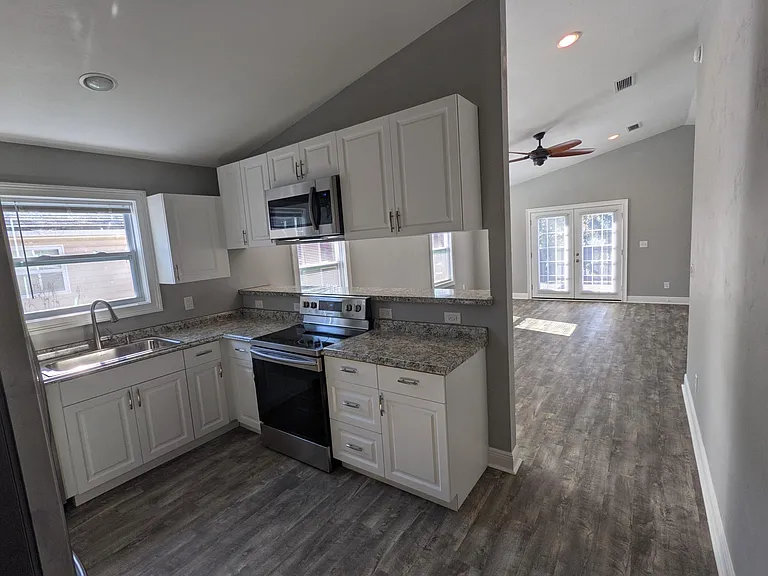 2238 Holton St — Photo 2