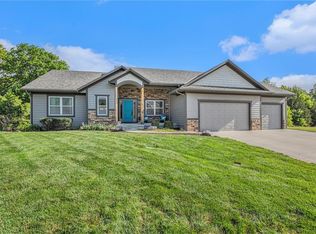 1308 Greenbrier Dr, Eudora, KS 66025