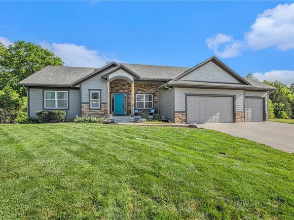 1308 Greenbrier Dr, Eudora, KS 66025