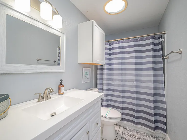 511 N Racine St — Photo 25