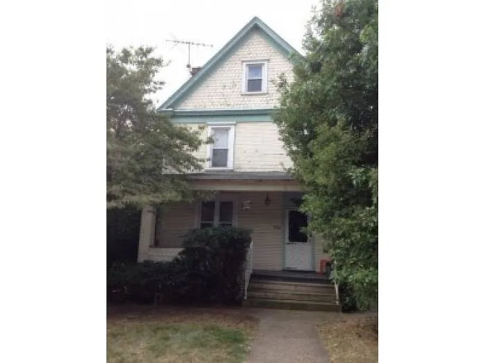 1124 Atlantic Ave photo 1