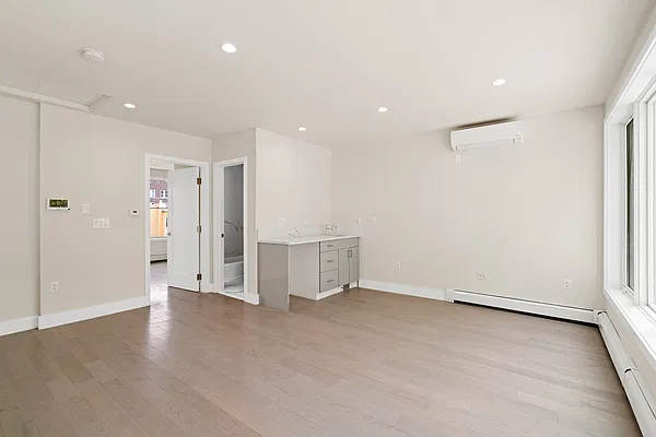 Rented by Nest Seekers International | media 11
