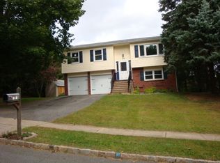 113 Powderhorn Dr, Phillipsburg, NJ 08865