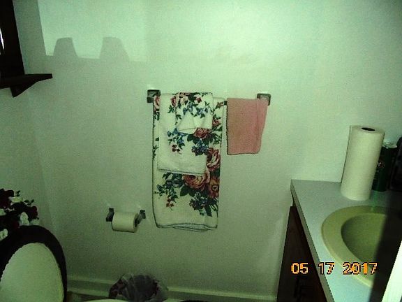 5th image of 112 W Sycamore St