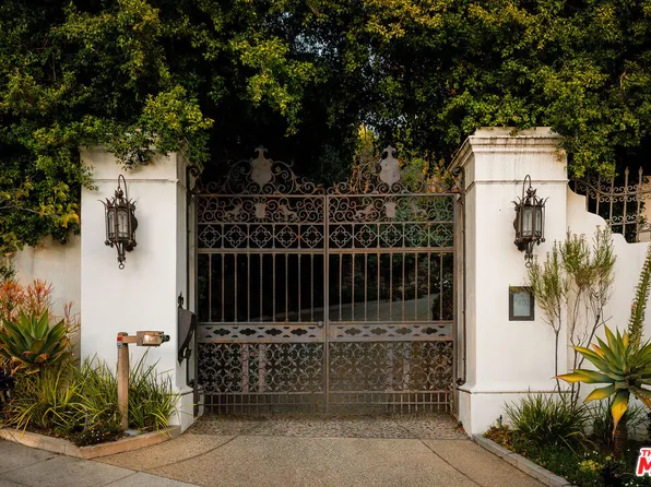 2400 Inverness Ave, Los Angeles, CA 90027