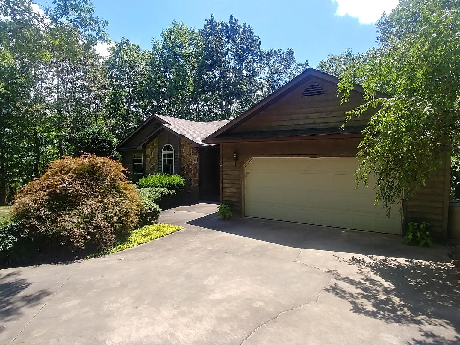 3 bed, 1500 sqft, $2,450 — Photo 1