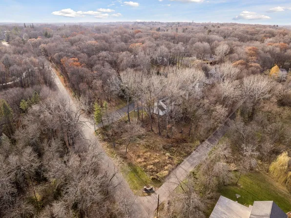 6140 Apple Rd, Shorewood, MN 55331