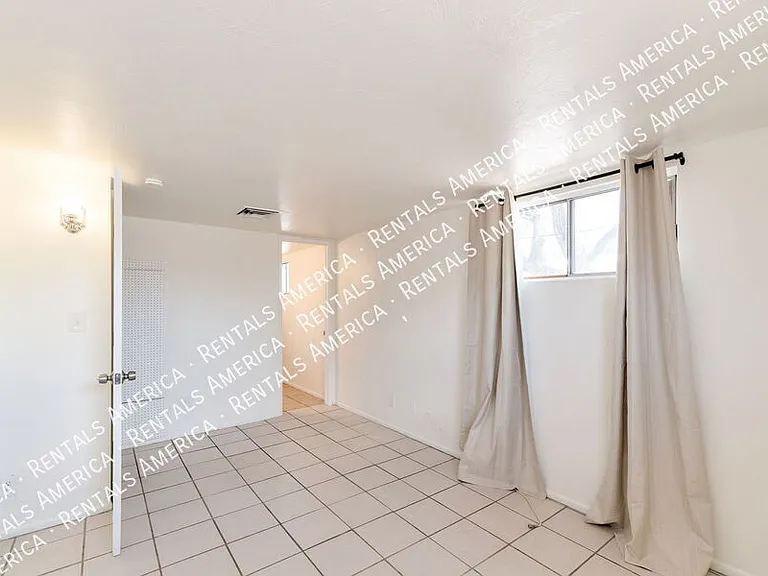 1830 E 8th St #2 — Photo 14