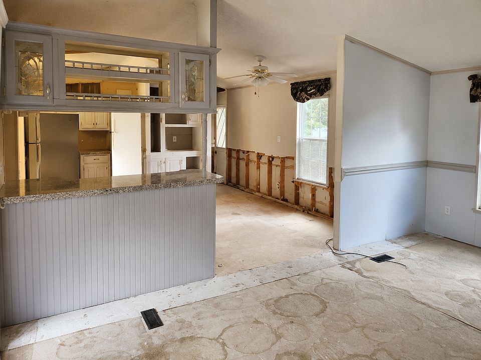 2nd image of 3921 Central Ave #211