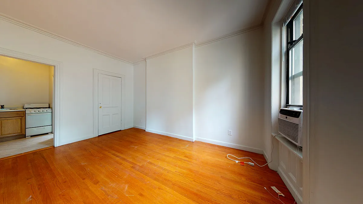 Building Photo - 317 W 104th St #3R