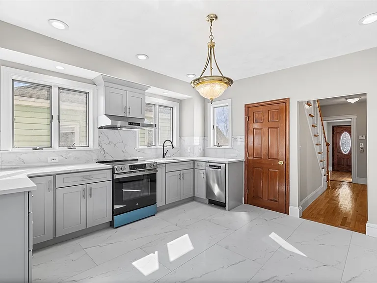 1 Oak Grove Ct #1 — Photo 8