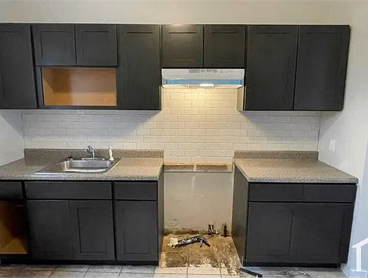 6 bed, 2267 sqft, $3,000 — Photo 2