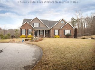 561 Wynterhall Ln, South Charleston, WV 25309