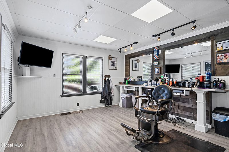 5th image of 2639 Guilderland Avenue