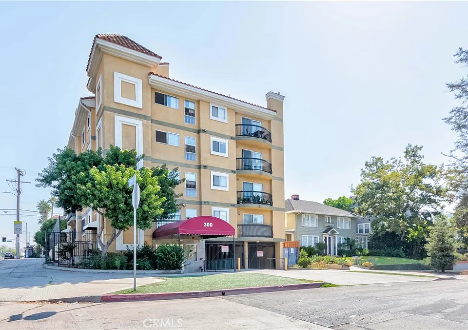 300 S Westmoreland Ave #303