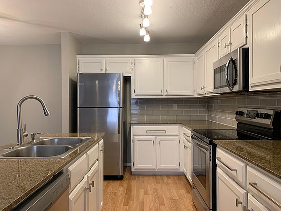 4th image of 3007 SW Windrift Ave #1
