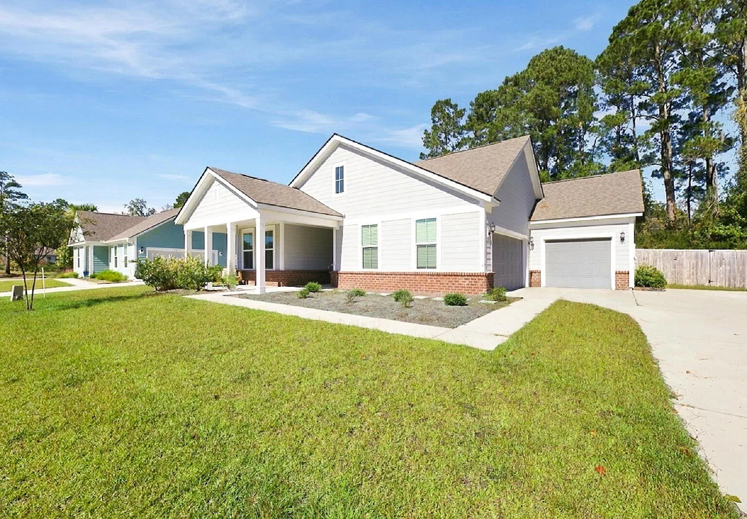 3 bed, 2.5 bath, 2172 sqft, $3,300 — Photo 2