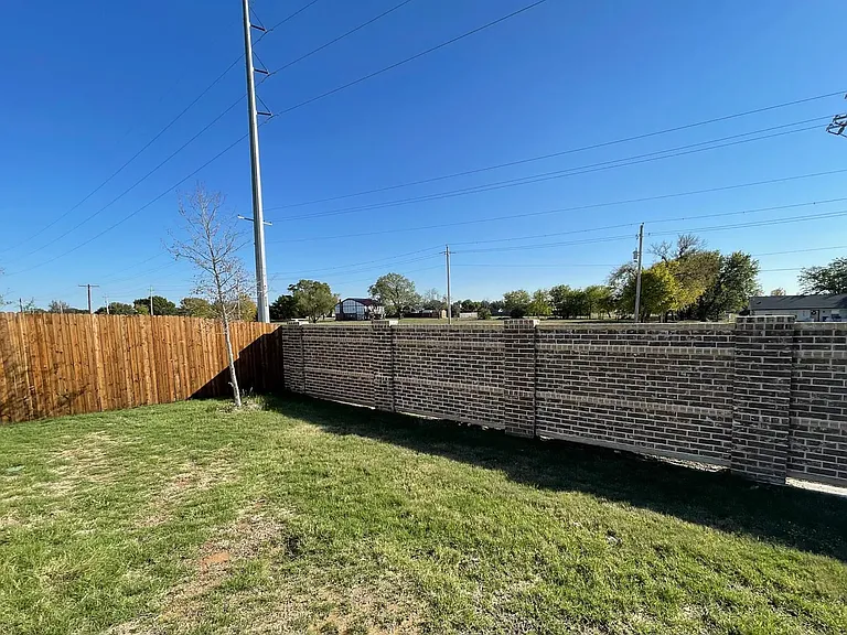 403 Covington Cv — Photo 17
