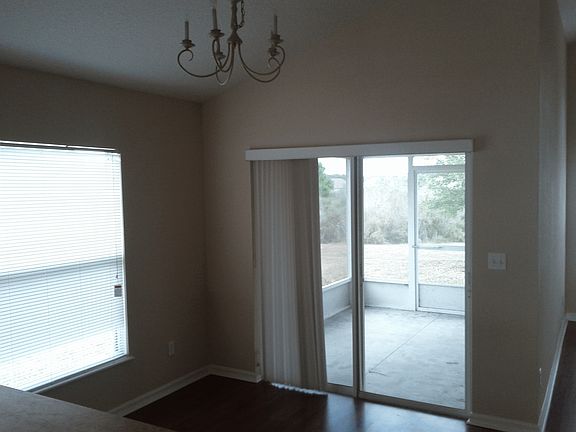 3rd image of 2474 Farringdon Dr