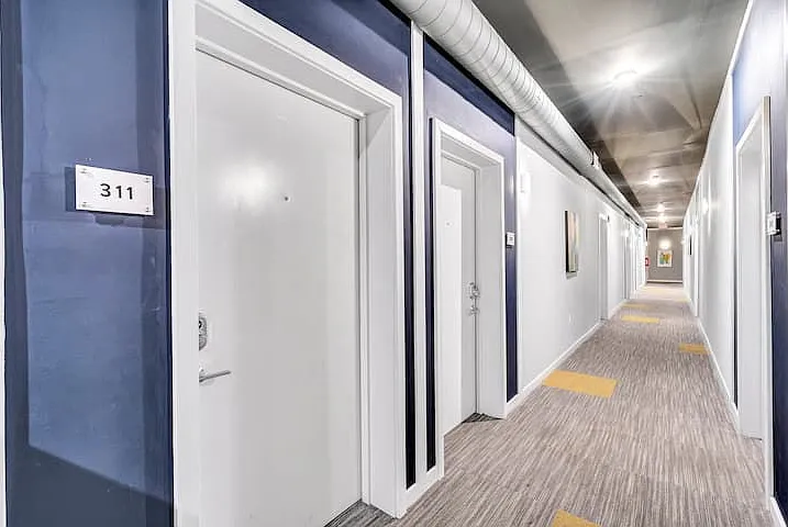 1200 Manor Residence — Photo 29
