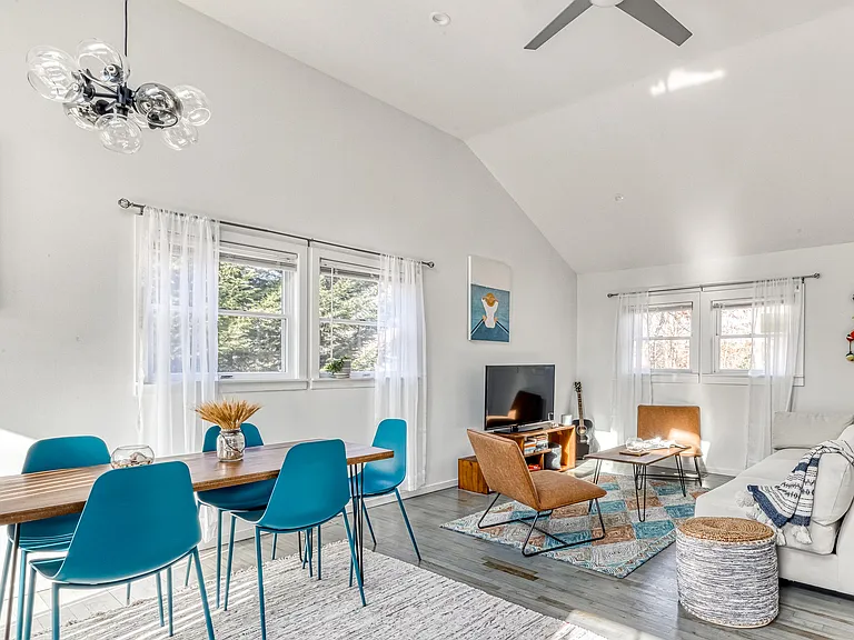 36 Crystal Dr — Photo 7